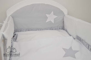 Ochraniacz do łóżeczka szaro-biały od Smyklove