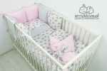 Pościel do łóżeczka dla niemowlaka z ochraniaczem różowym od Smyklove w jeżyki w komplecie z rożkiem