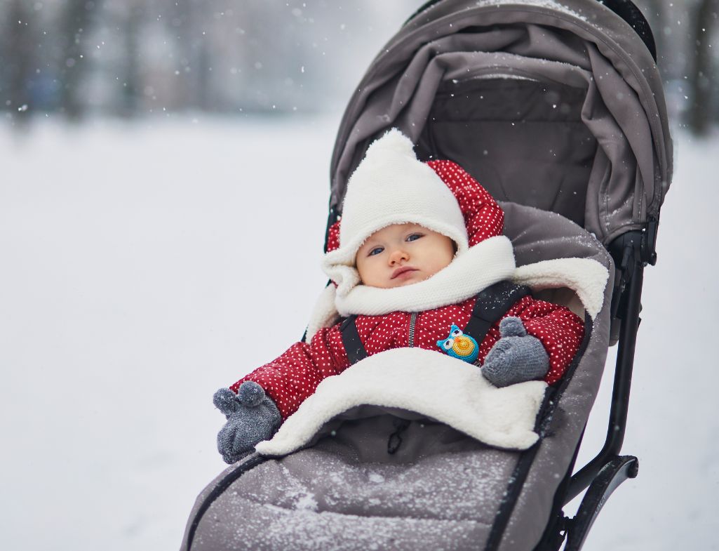 Jak ubrać dziecko do śpiworka zimowego?
